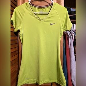 Nike - Dri Fit - S - short sleeve